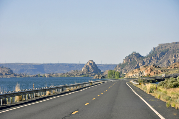 Beautiful scenery on the way to the Grand Coulee Dam